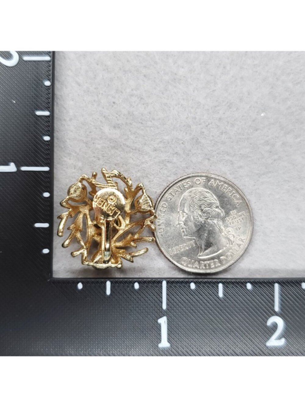 Vintage Lisner Earrings Rhinestone Blue AB Gold Tone Screw Back 1" - Picture 5 of 5